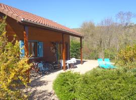 LES CHALETS DE LA VIGNE GRANDE, olcsó hotel Saint-Floret városában