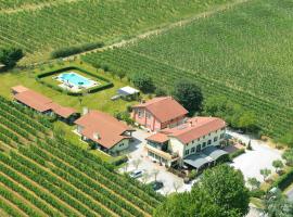 Agriturismo Lizzarola, farm stay in Peschiera del Garda