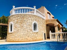 Villa Casa Diego Ibiza, bed & breakfast i Santa Eularia des Riu