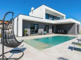 Gorgeous Home In Premantura With Wifi