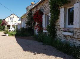 Le Gîte De L'Ouche Charlot, hotel na may parking sa Maux