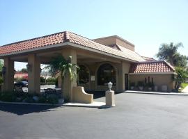 Motel 6 - Anaheim Hills, CA、アナハイム、アナハイム・ヒルズのホテル