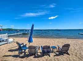 Beachfront Sebago Cottage with Deck and Grill!, хотел в North Sebago