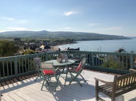 Ballygally Seaview Cottage, apartment in Larne