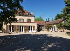 Le Verger Moulins Yzeure, hotel v destinaci Yzeure