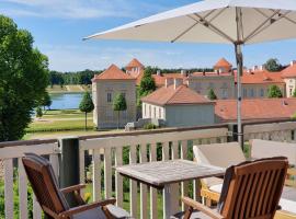 LoggiaHaus am Schloss, 5 Ferienwohnungen, teils mit Schloss- und Seeblick, hotel a Rheinsberg