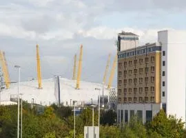 ホリデイ イン エクスプレス ロンドン グリニッジ、にあるロンドン・シティ空港 - LCYの周辺ホテル