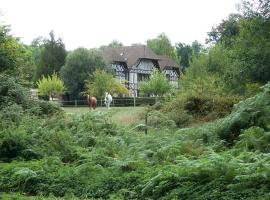 Le Pommier Doux, maison d'hôte du Domaine du Château d'Argeronne, hotel in La Haye-Malherbe