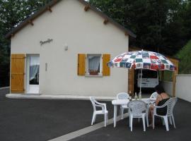 chalet jennifer, hotel in Laveissière