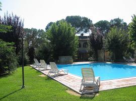 Colle di Val d'Elsa Villa Sleeps 4 Pool, готель у місті Mensanello
