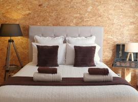 Casa do Criativo ® Bed&Breakfast, hotell nära Parque da Paz spårvägsstation, Almada