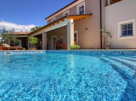Luxurious Mediterranean house (8+2) near to the beautiful beaches, villa in Kavran
