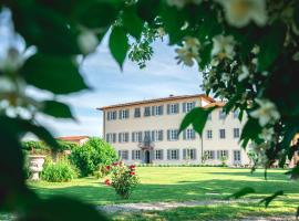 Villa La Preziosa, hotel con piscina en Lucca