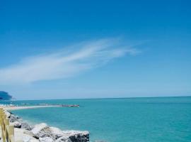 B&B SGUARDO AL CONERO, alquiler vacacional en la playa en Porto Recanati