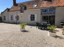 GITE AUX DEUX CERFS, hotel con parking en Thoury