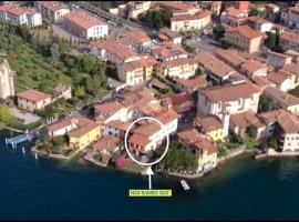 Historic house by the lake La Renée Casa Vacanza