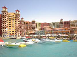 Porto Marina Chalets, hôtel à El Alamein