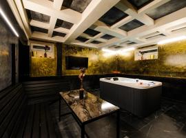 Apartments in Kaunas city centre with Jacuzzi bath, hotel com jacuzzi em Kaunas