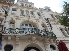 Hotel Au Chapon Fin, hotel near Poitiers-Biard Airport - PIS, Poitiers