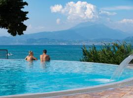 Camping Bergamini, hotel in Peschiera del Garda