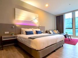 Viesnīca Empire Damansara Hotel Suites by Beestay pilsētā Petalingdžaja