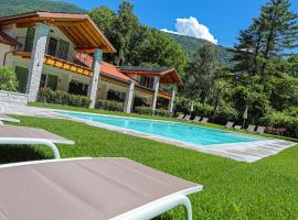 House & Pool, apartment in Mergozzo