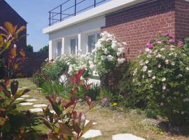 Studio rez-de-jardin, casa per le vacanze a Dieppe