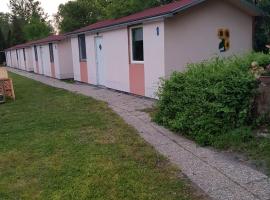 Napraforgó Apartmanok, hotel di Balatonfuzfo