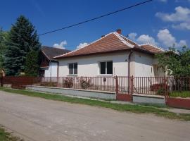 Czinege Vendégház - Kis ház, lägenhet i Poroszló