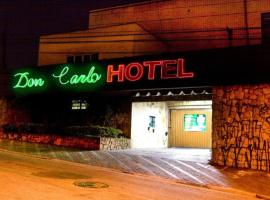 HOTEL Don Carlo, готель у місті Сан-Бернарду-ду-Кампу