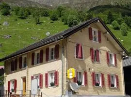 Gästehaus Alpenglühn