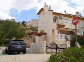 Casa Yvonne, Hotel in Rojales