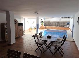 Casa Quercus con piscina privada, hotel v destinaci Cortes de la Frontera