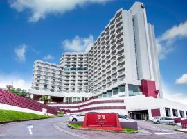 Okinawa Grand Mer Resort, hotel en Okinawa