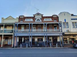 The Royal Hotel, hotel di West Wyalong