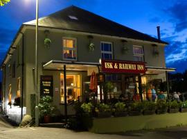 Usk And Railway Inn، نزل في Sennybridge