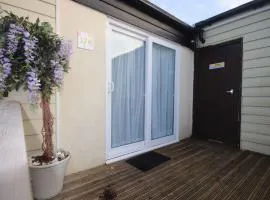 17H Medmerry Park 2 Bedroom Chalet