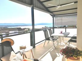 Lovely Sea View House in Malinska Island Krk, hotel v destinaci Malinska