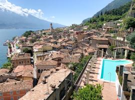 Hotel Castell - Montagnoli Group, khách sạn ở Limone sul Garda