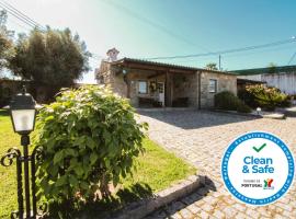 Casa Largo do Porto - Country House with Swimming Pool, sveitagisting í Viana do Castelo