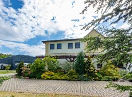 Pension zum Reiterhof, campsite in Schmogrow