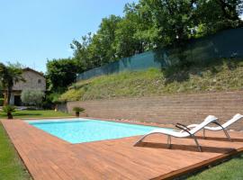 Rustico Villa Marciaga With Pool, cabin in Costermano