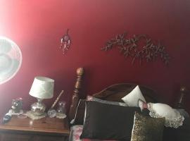 Camp Creek&rsquo;s Breakfast in Bed ATL, частна квартира в Атланта