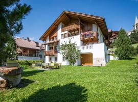 Apartments Tino, viešbutis mieste La Valė