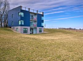 Luxe Amish Country Apartment with Rooftop Terrace!, apartment in Millersburg