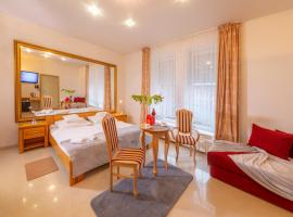 Murena Hotel i Restauracja โรงแรมในอุสตรอเนียมอร์สเกีย