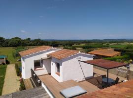 Apartamento en casa de campo cerca de la playa, hotel en Pals