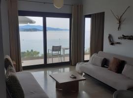 Superior Suite Cronus, hotel v destinaci Vassilias