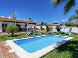 El Molino Villa Sleeps 6 with Pool Air Con and WiFi, hotell i El Molino