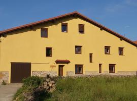 Casa Rural Valle de Altamira, kotedžas mieste Santiljana del Maras